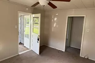201 Smith St, Clute, TX 77531 - Photo 18