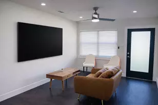 618 E 40th St, Houston, TX 77022 - Photo 1
