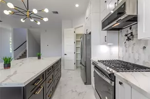 1102 36th St, Galveston, TX 77550 - Photo 10