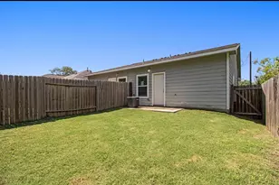 9834 Pelsey St Unit B St, Houston, TX 77029 - Photo 22