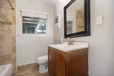 10619 Wheaton Drive, Houston, TX 77089 - Photo 24