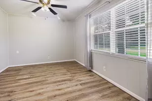 10619 Wheaton Dr, Houston, TX 77089 - Photo 14