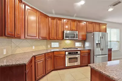31 Ginger Springs Place, The Woodlands, TX 77385 - Photo 4