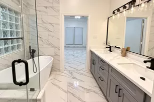 8807 Chelsea Brook Ct, Houston, TX 77089 - Photo 12