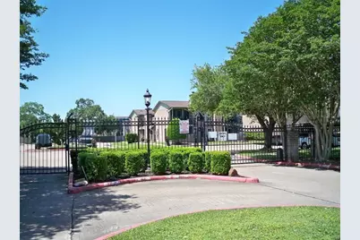 18800 Egret Bay Boulevard #711, Webster, TX 77058 - Photo 2