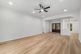18 Windsor Dr, Conroe, TX 77304 - Photo 8
