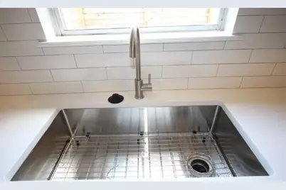 2612 Isabella Street, Houston, TX 77004 - Photo 2