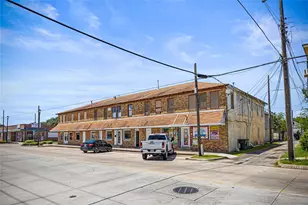 1915 45th St, Galveston, TX 77550 - Photo 2