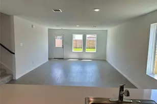 9230 Speckled Trout Dr, Baytown, TX 77521 - Photo 4