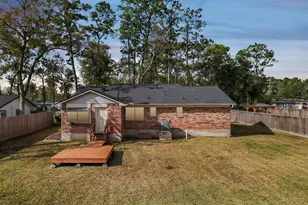 1628 Oakridge Dr, Dickinson, TX 77539 - Photo 2