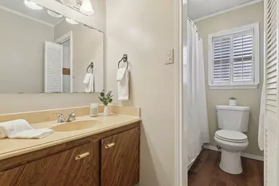 1628 Oak Ridge Drive, Dickinson, TX 77539 - Photo 16