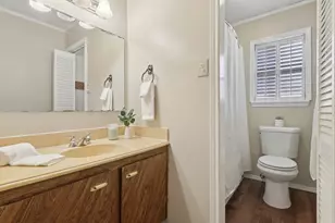 1628 Oakridge Dr, Dickinson, TX 77539 - Photo 16