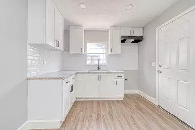 6715 Victoria Street, Houston, TX 77020 - Photo 12