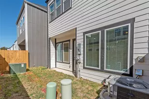8423 Berry Brush Ln, Houston, TX 77022 - Photo 28