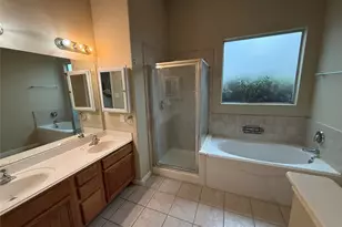 3011 Grovewick Ln, Dickinson, TX 77539 - Photo 12