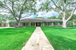 5702 Bayou Glen Rd, Houston, TX 77057 - Photo 1