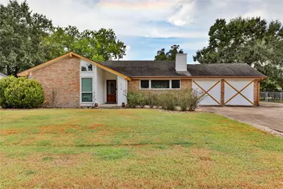 114 Persimmon Lane, Lake Jackson, TX 77566 - Photo 1
