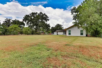 114 Persimmon Lane, Lake Jackson, TX 77566 - Photo 30