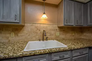 1730 Ave C, El Campo, TX 77437 - Photo 20