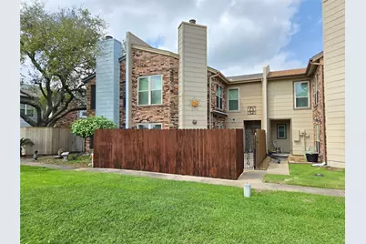 1730 Avenue C #F, El Campo, TX 77437 - Photo 2