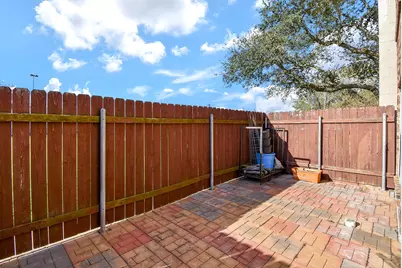 1730 Avenue C #F, El Campo, TX 77437 - Photo 4