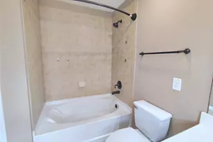 1206 Larks Trace Ln, Houston, TX 77090 - Photo 16