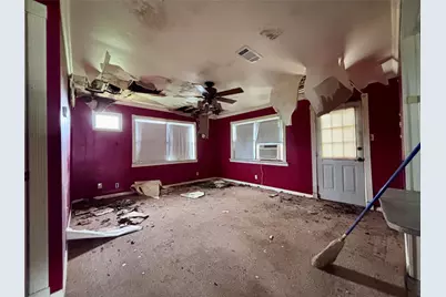 727 W 12th Street, Freeport, TX 77541 - Photo 8