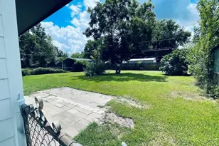 109 Del Monte Ln, Highlands, TX 77562 - Photo 4