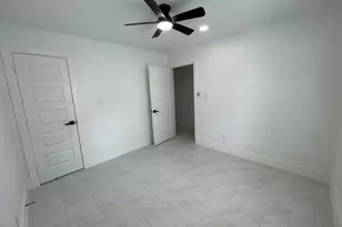 109 Del Monte Ln, Highlands, TX 77562 - Photo 18