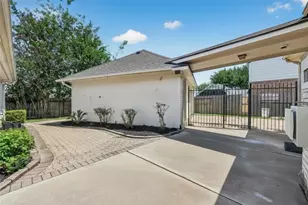 2726 Martinec Dr, Pearland, TX 77584 - Photo 24