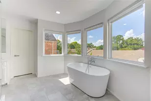 438 E Fair Harbor Ln, Houston, TX 77079 - Photo 22