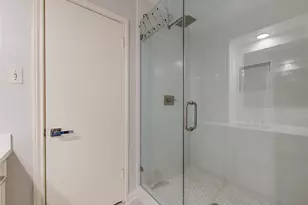 438 E Fair Harbor Ln, Houston, TX 77079 - Photo 26