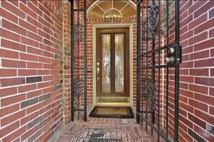 1110 Parkhaven Ln, Houston, TX 77077 - Photo 2