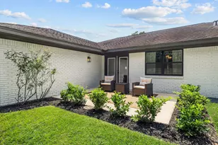 8713 Timberside Dr, Houston, TX 77025 - Photo 28