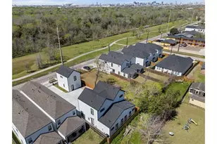 9019 Comal St, Houston, TX 77051 - Photo 12