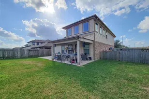8003 Ecru Ln, Rosharon, TX 77583 - Photo 4