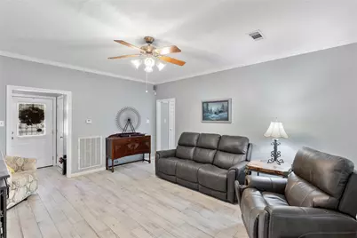 2402 Holly Street, Liberty, TX 77575 - Photo 14