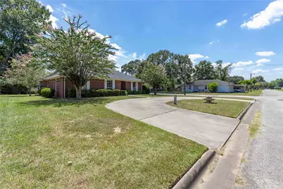 2402 Holly Street, Liberty, TX 77575 - Photo 4