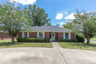 2402 Holly St, Liberty, TX 77575 - Photo 2