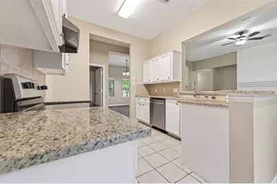 11655 Lakeview Manor Drive, Willis, TX 77318 - Photo 14