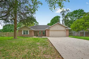 11655 Lakeview Manor Dr, Willis, TX 77318 - Photo 2
