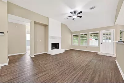 11655 Lakeview Manor Drive, Willis, TX 77318 - Photo 10