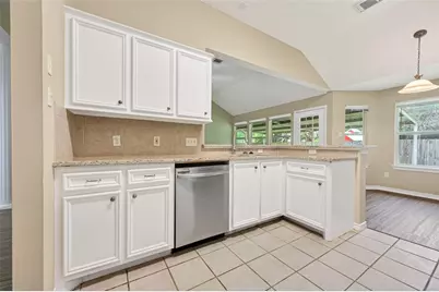 11655 Lakeview Manor Drive, Willis, TX 77318 - Photo 18