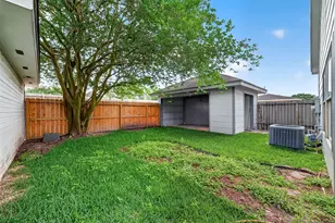 13825 Purplemartin St, Houston, TX 77083 - Photo 30