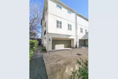 12 Hermann Park Court, Houston, TX 77021 - Photo 1