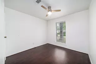 26 S White Pebble Ct, The Woodlands, TX 77380 - Photo 18