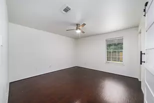 26 S White Pebble Ct, The Woodlands, TX 77380 - Photo 12