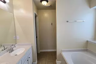 2014 Pinecreek Pass Ln, Katy, TX 77449 - Photo 28