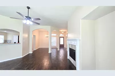 2014 Pinecreek Pass Lane, Katy, TX 77449 - Photo 4
