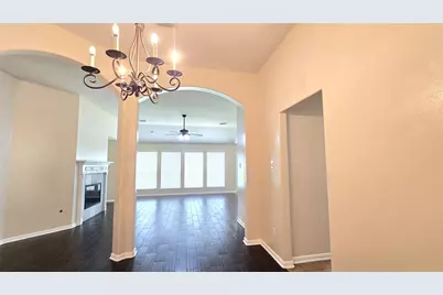 2014 Pinecreek Pass Lane, Katy, TX 77449 - Photo 6